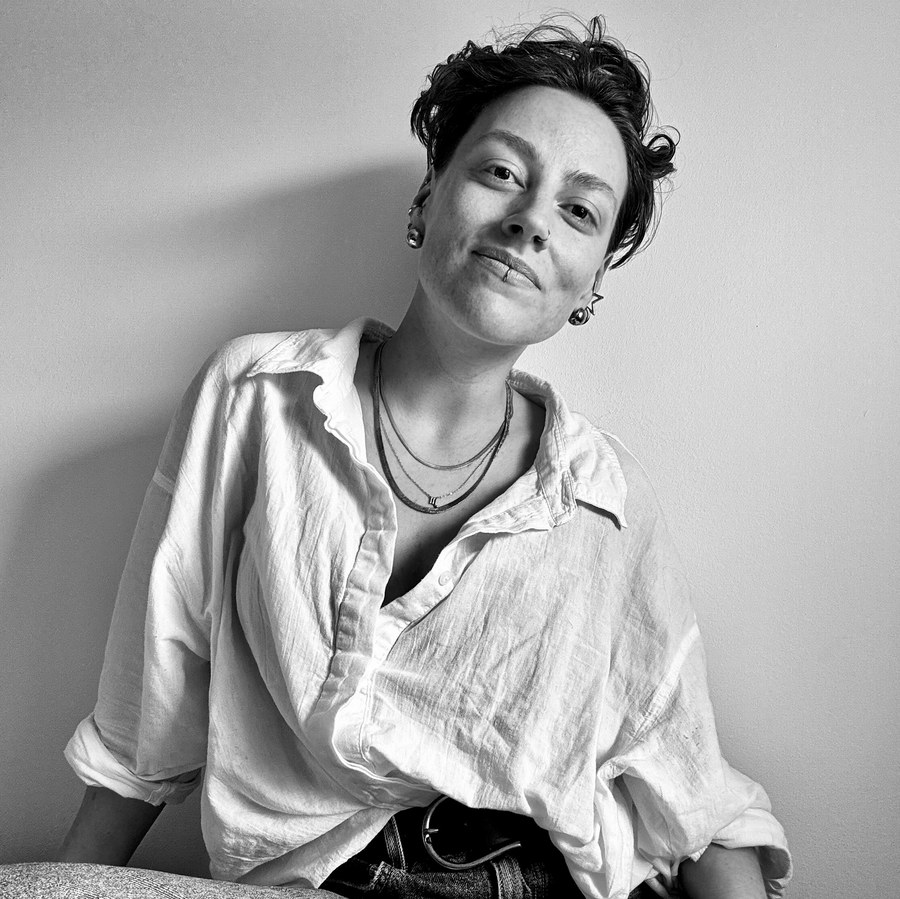 Portrait of audiobook narrator Josie Midforth